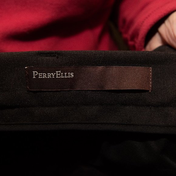 Perry Ellis men's brown dress pants 38/32 like new - Picture 2 of 3